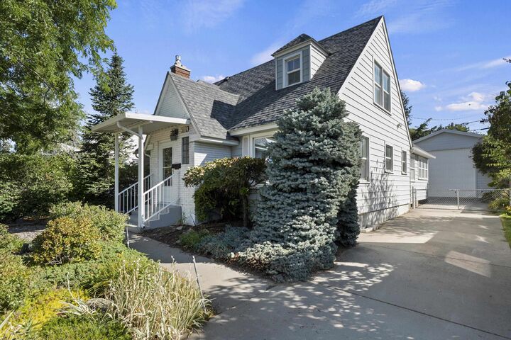 Property Photo: 3110 N Sheridan Ct WA 99205