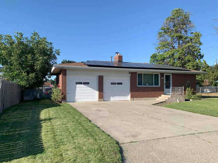 Property Photo: 8409 E Nora Ave WA 99212