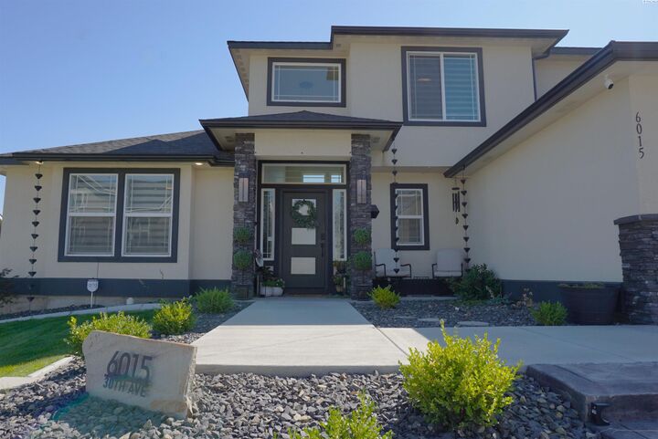 Property Photo: 6015 W 30th Ave WA 99338