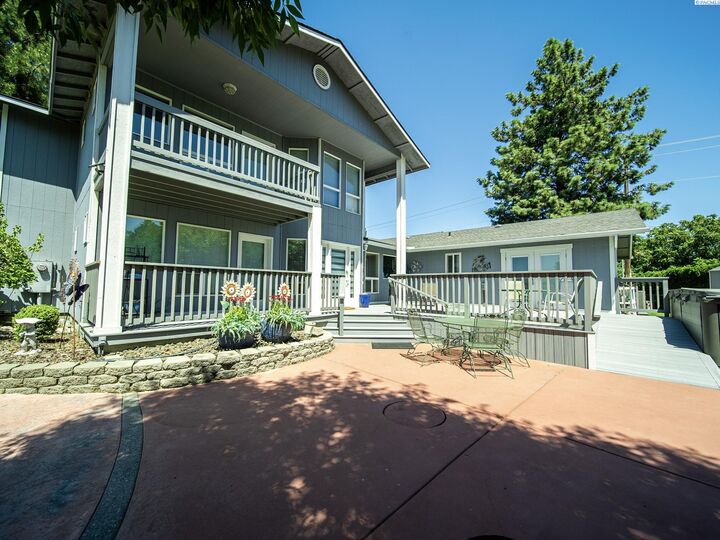 Property Photo: 9505 Sturgis Road WA 99301