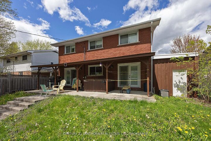 Property Photo: 58 Cliff Crescent ON K7M 1A8