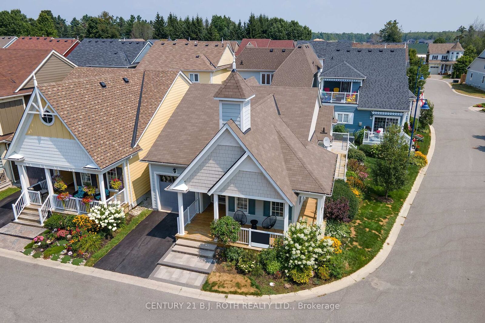 Property Photo: 3327 Summerhill Way N ON L3V 0E1