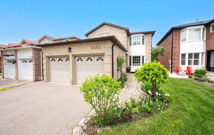 Property Photo: 4383 Mayflower Drive ON L5R 1T4