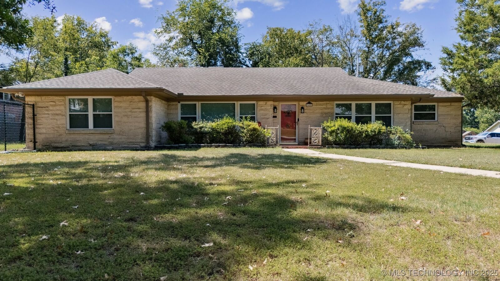 Property Photo: 1421 Boston Street OK 74401