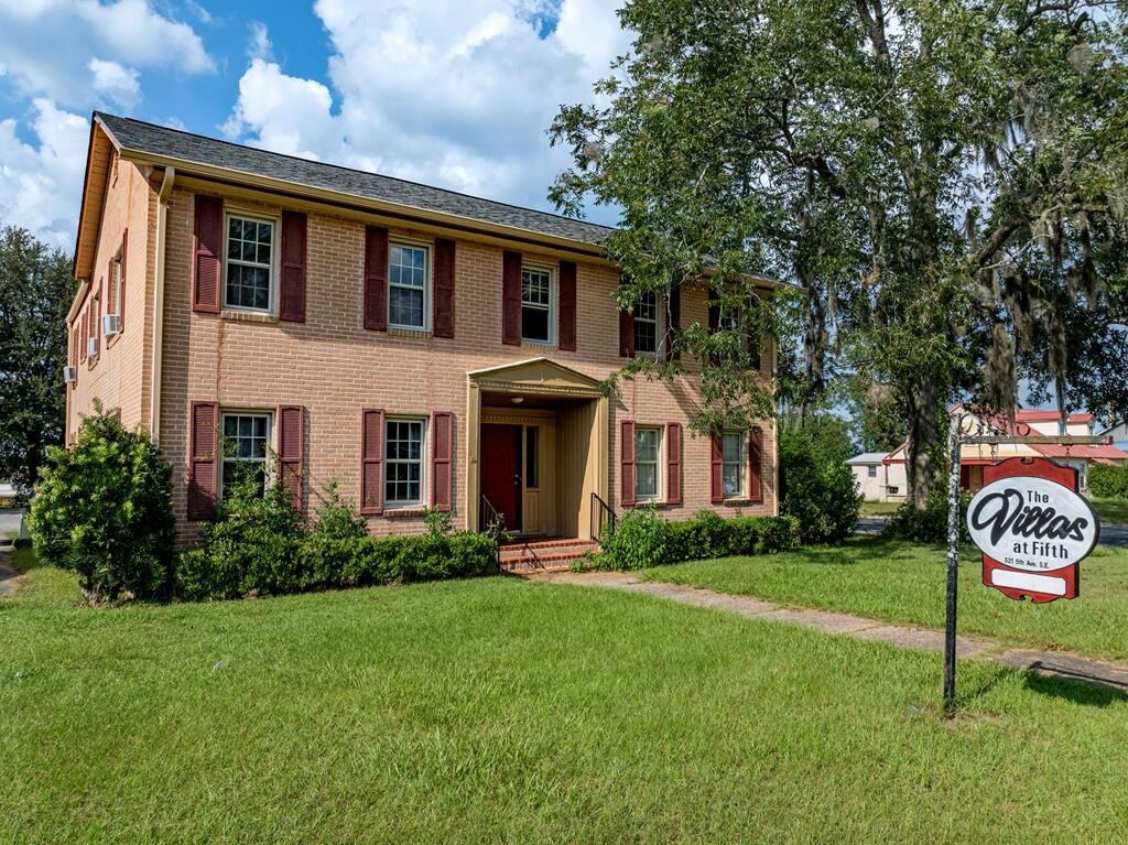 Property Photo: 521 5th Avenue 4 GA 31768
