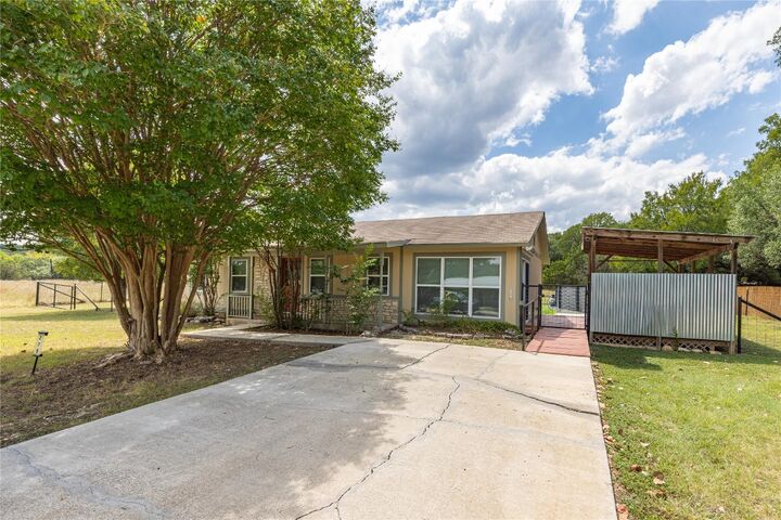 Property Photo: 275 Stoney Creek Meadows Drive TX 78676