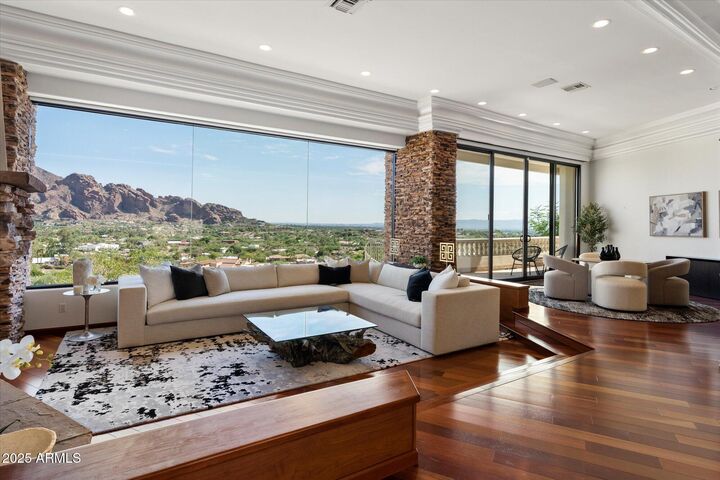 Property Photo: 6827 N Highlands Drive AZ 85253