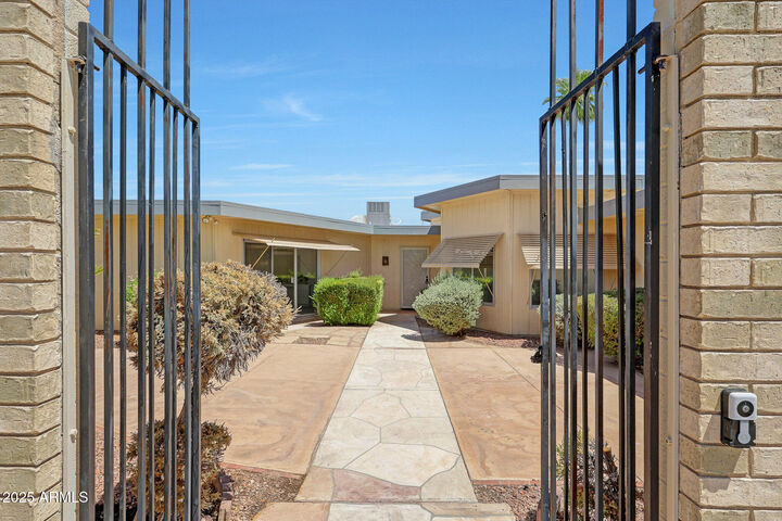 Property Photo: 10614 W Emerald Point AZ 85351