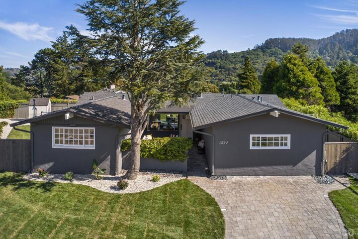 Property Photo: 809 Everest Court CA 94941
