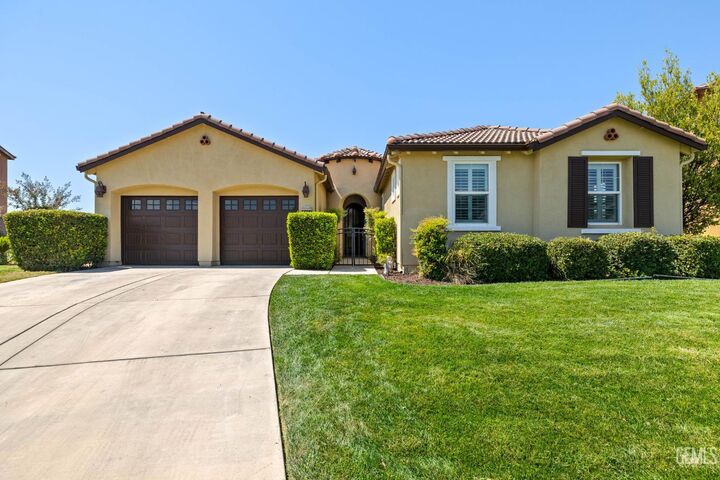 5204 Gossimer Drive  Bakersfield CA 93306 photo