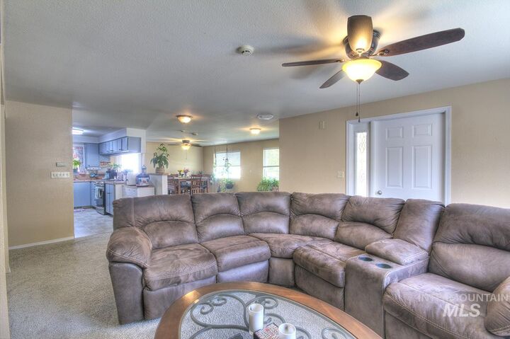 Property Photo: 1107 S 15th Avenue ID 83651