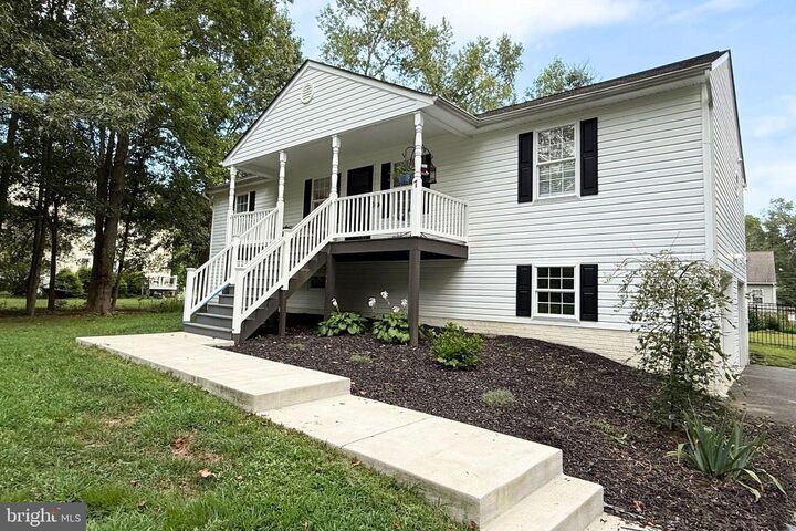 Property Photo: 7 Hollywood Avenue VA 22554