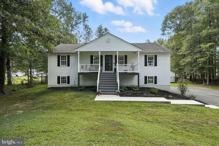 Property Photo: 7 Hollywood Avenue VA 22554