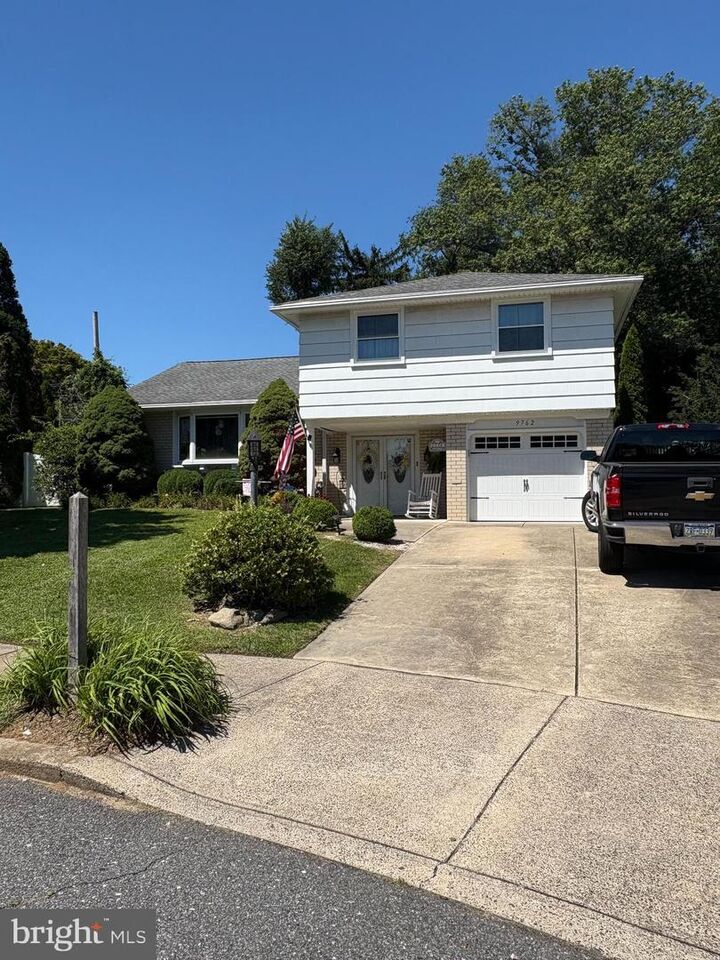 9762 Redd Rambler Terrace  Philadelphia PA 19115 photo