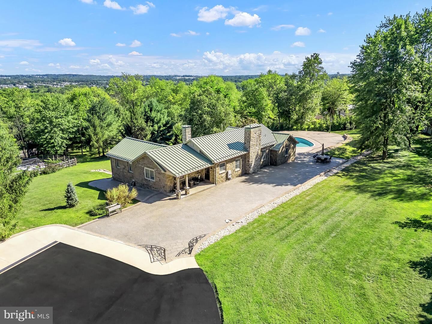 Property Photo:  1851 Meetinghouse Road  PA 18974 