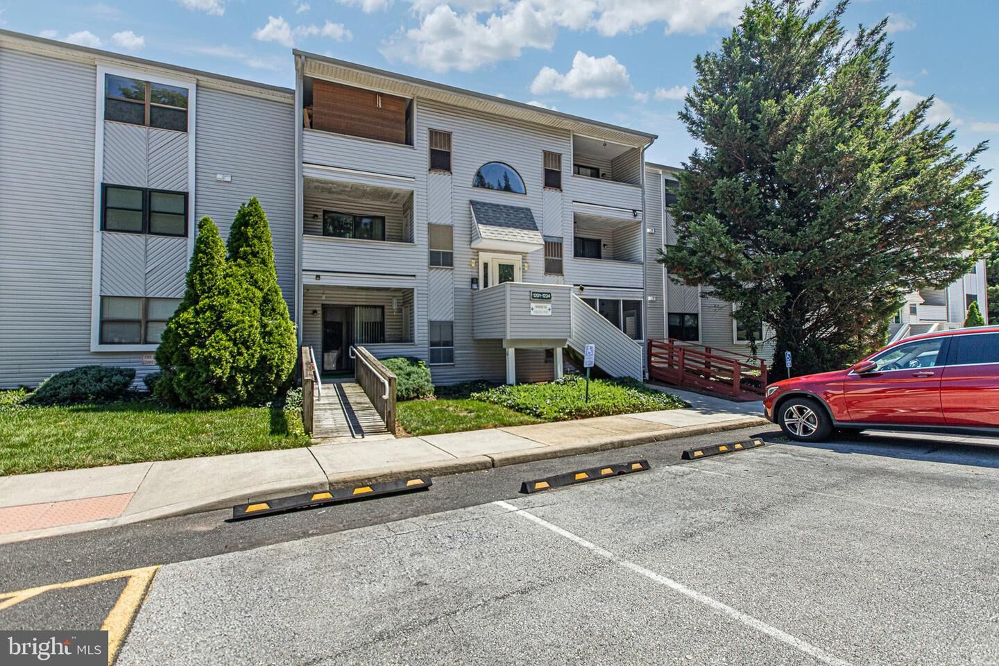 Property Photo: 1201 Governor House Circle 131 DE 19809
