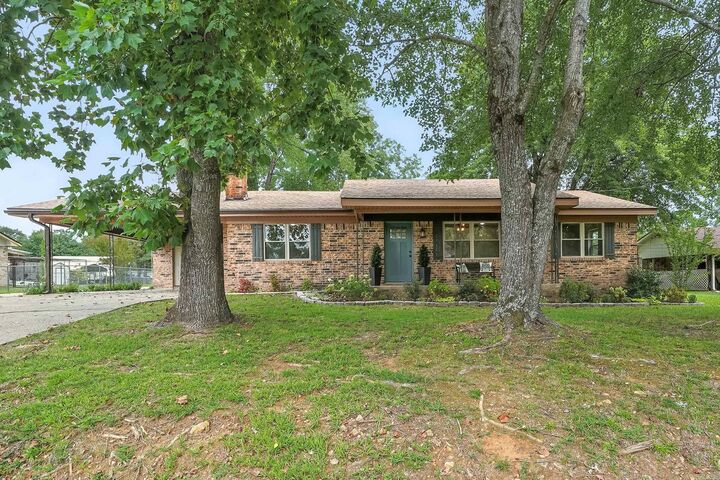 211 Adams Street N  Mena AR 71953 photo