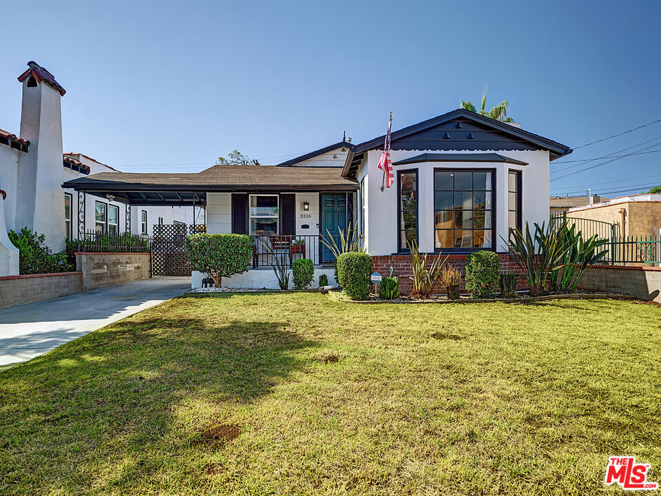 Property Photo: 3316 W 78th St CA 90043