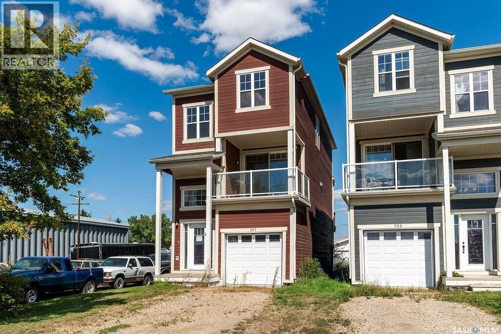 Photo de la propriété:  707 Railway Avenue  SK S0G 5E0 