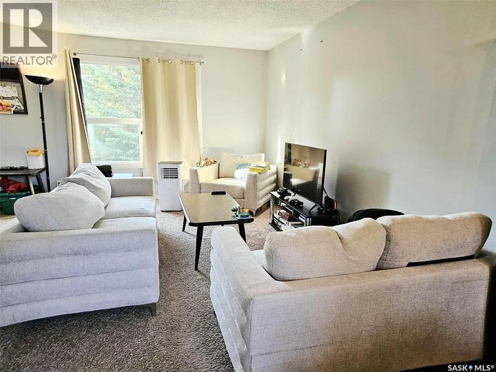 Property Photo:  300 4th Street  SK S0A 0H0 