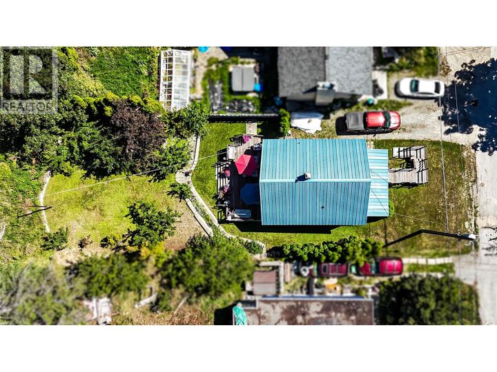 Property Photo:  2246 Kootenay Avenue  BC V0G 1Y0 