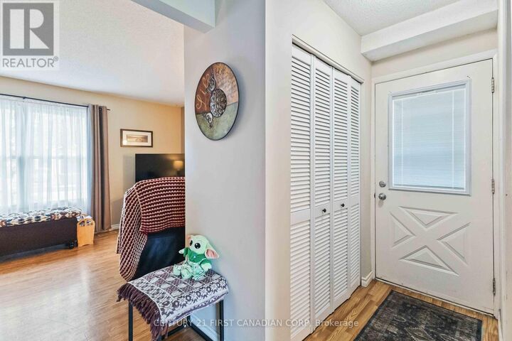 Property Photo:  71 Golfdale Crescent  ON N6C 5P3 