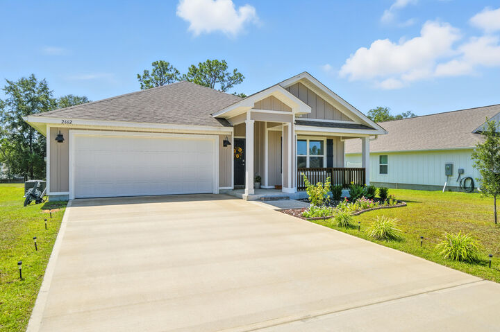 Property Photo: 2662 Saltgrass Way FL 32536