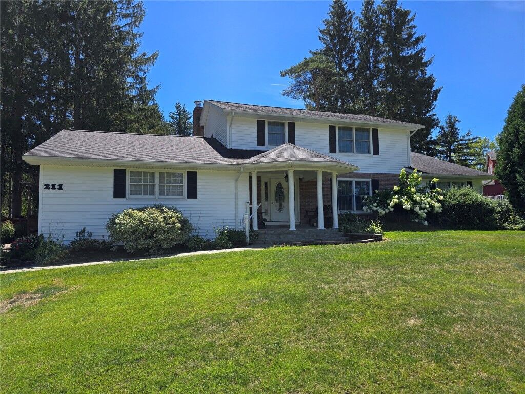 Property Photo: 211 Fairway Drive PA 16412