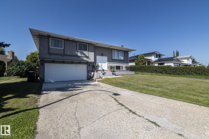 Property Photo:  3516 107 Street NW  AB T6J 1B1 