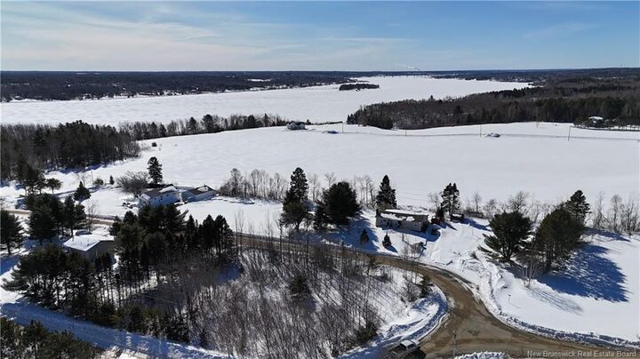 2 Rockcliff Boulevard — photo 1