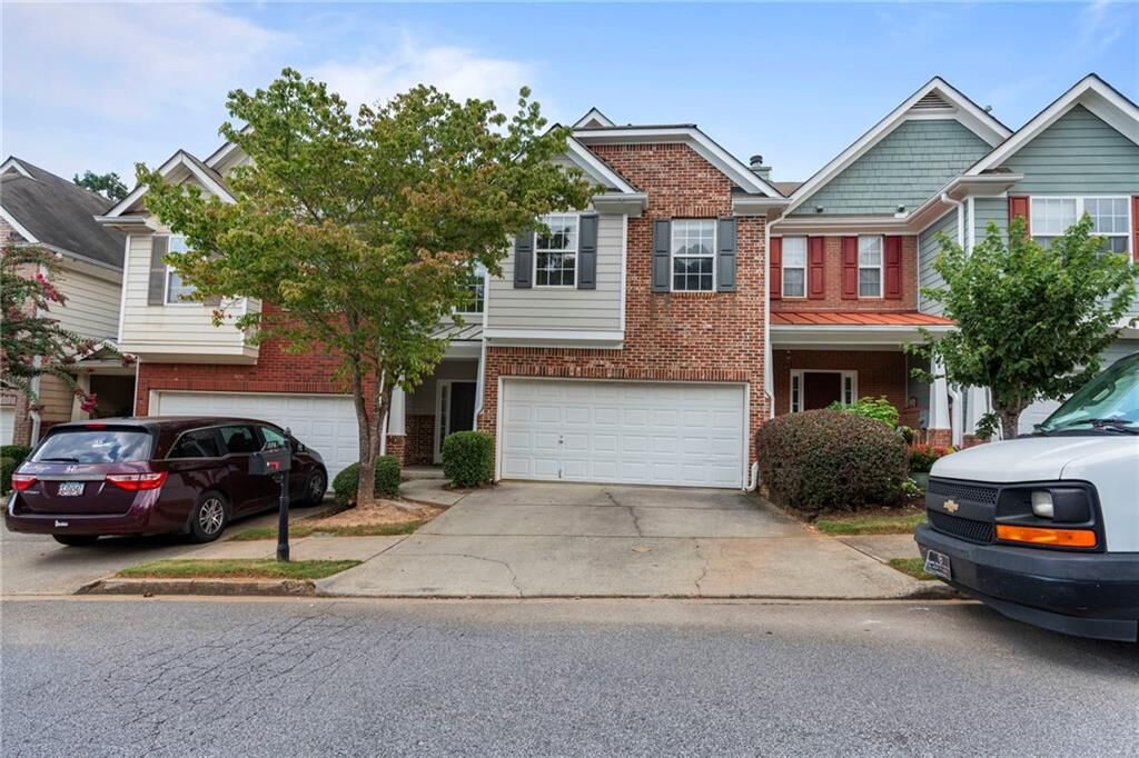 Property Photo: 374 Creek Manor Way GA 30024