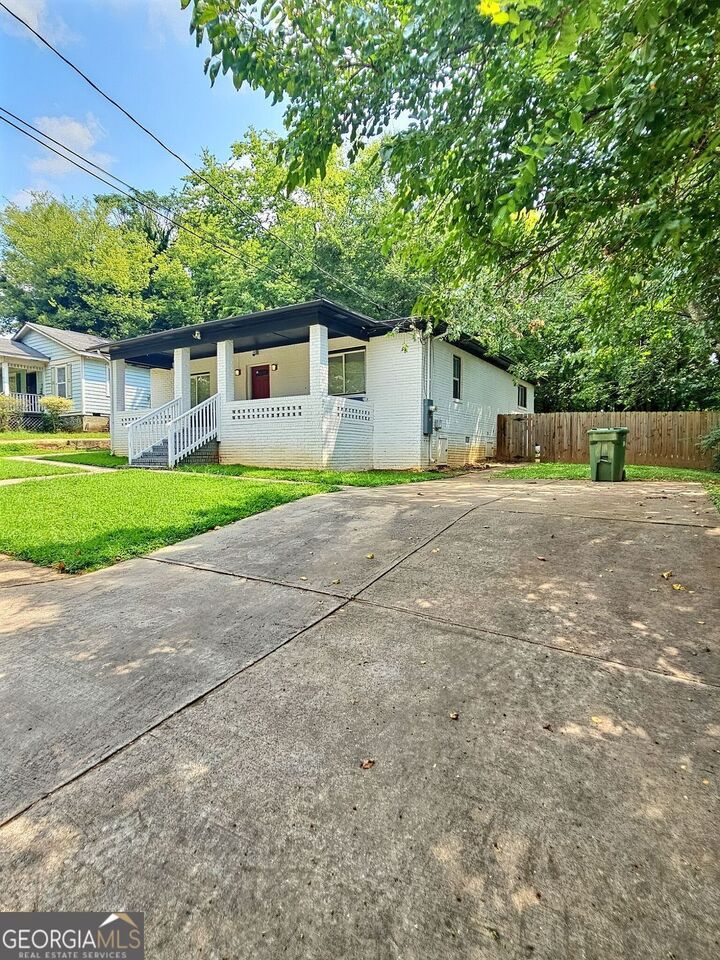 Property Photo: 1108 West Avenue SW GA 30315