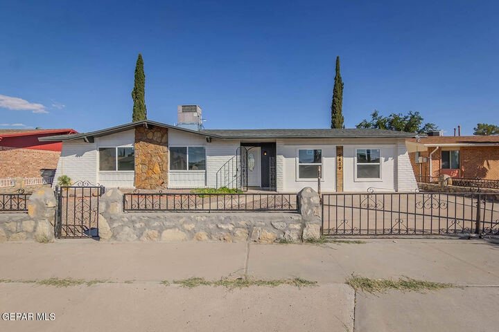 2820 Beachcomber Drive  El Paso TX 79936 photo