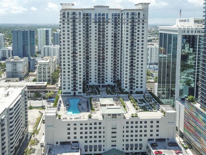 Property Photo: 999 SW 1st Ave 2913 FL 33130