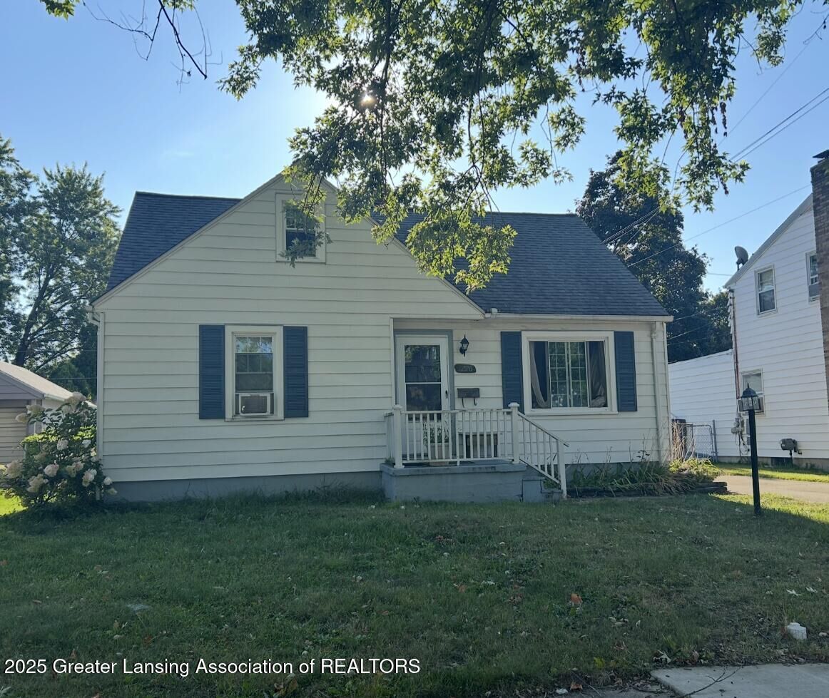 Property Photo:  1226 N Foster Avenue  MI 48912 