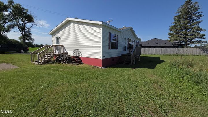 Property Photo:  138 Lake Drive E  ND 58436 