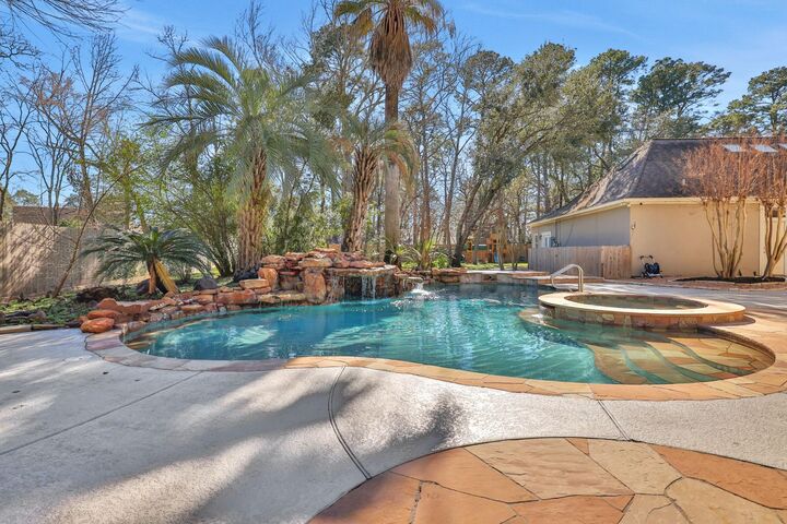 Property Photo:  2035 Players Path  TX 77339 