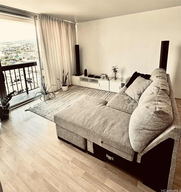Property Photo:  1425 Liliha Street 12G  HI 96817 