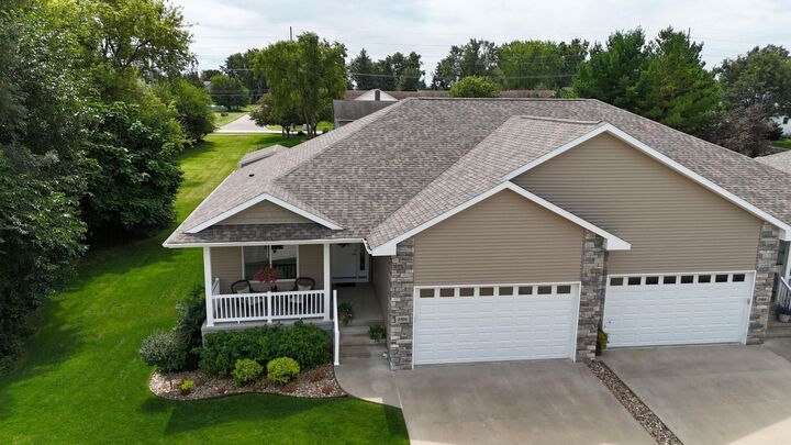 2906 W 3rd Street  Cedar Falls IA 50613 photo