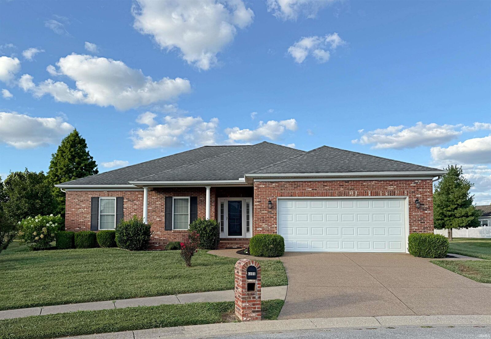 Property Photo: 6000 Glen Oak Court IN 47630