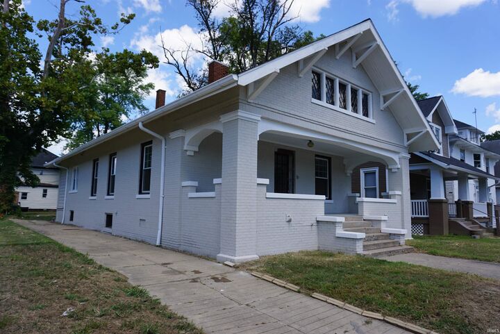 Property Photo: 608 Jefferson Avenue IN 47713
