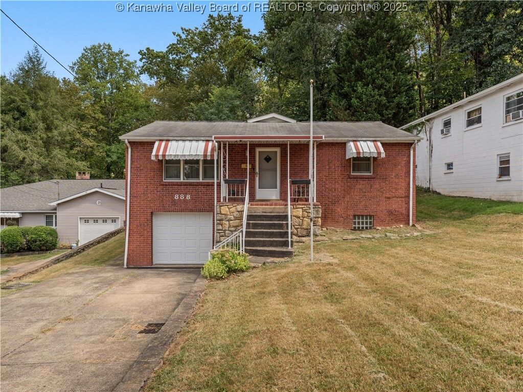 Property Photo: 888 Baier Street WV 25177
