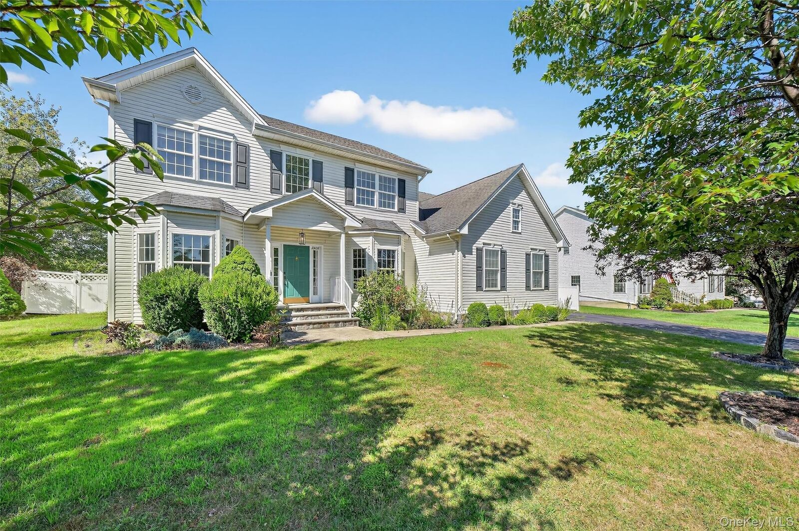 Property Photo:  2806 Cherry Tree Way  NY 12553 