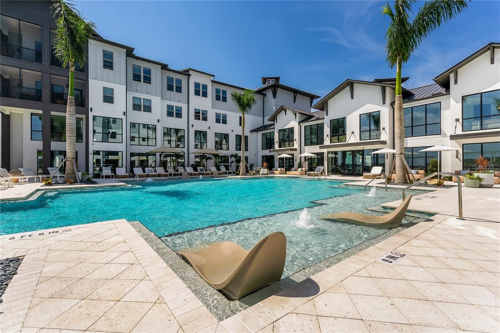 Property Photo: 1420 Lakefront Drive 6202 FL 34240