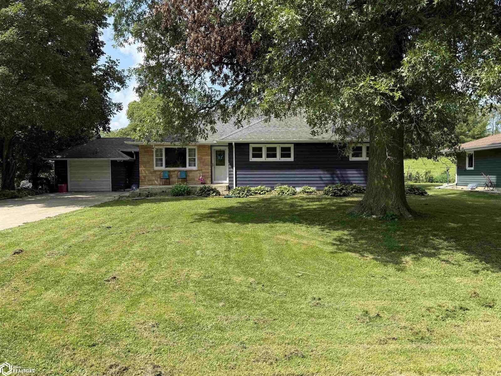 Property Photo:  106 E Market Street  IA 50672 