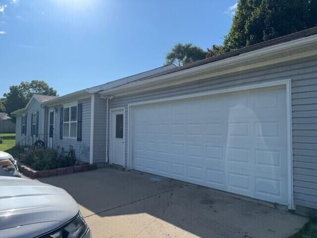 Property Photo: 6754 Paw Paw Avenue MI 49038-9519