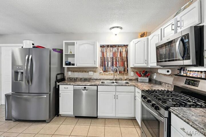 Property Photo: 12727 Foxhound Drive MO 63043