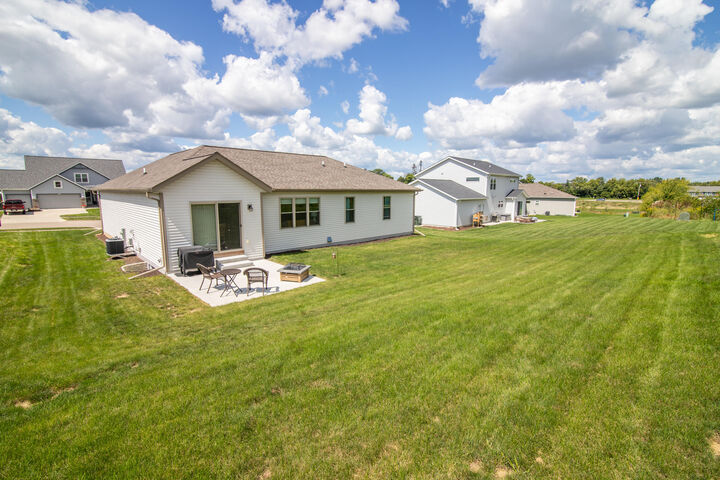 Property Photo:  1424 Tyranena Ter  WI 53551 