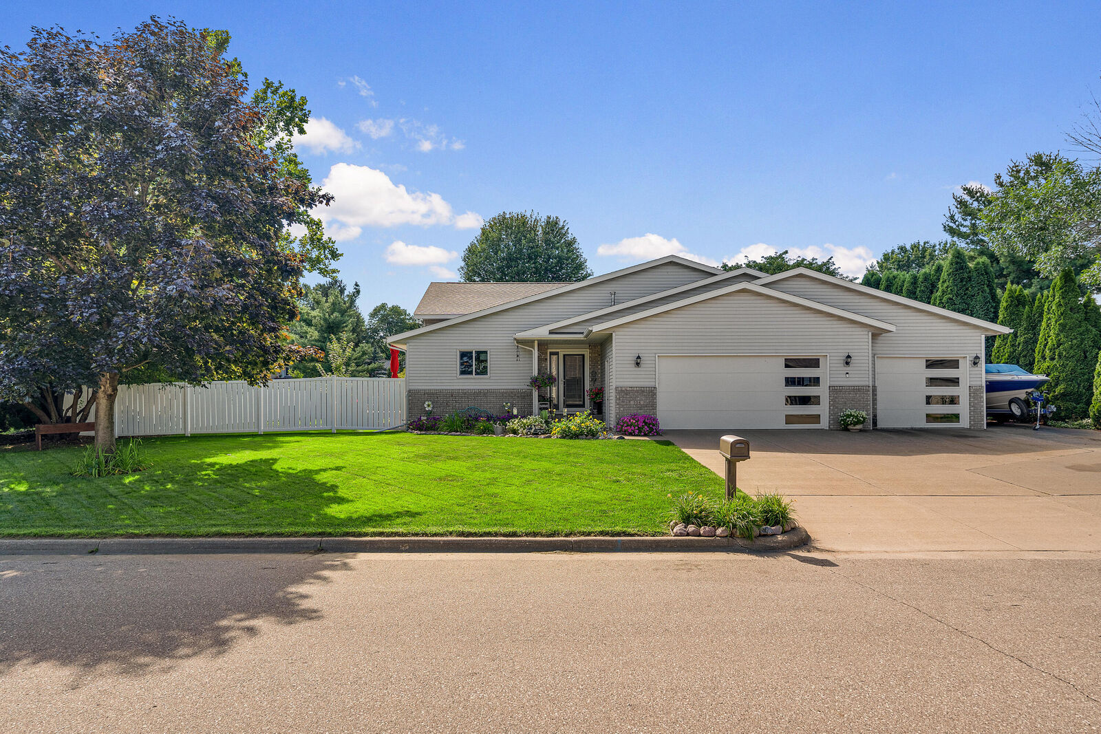 Property Photo: 504 Ryan St WI 54636