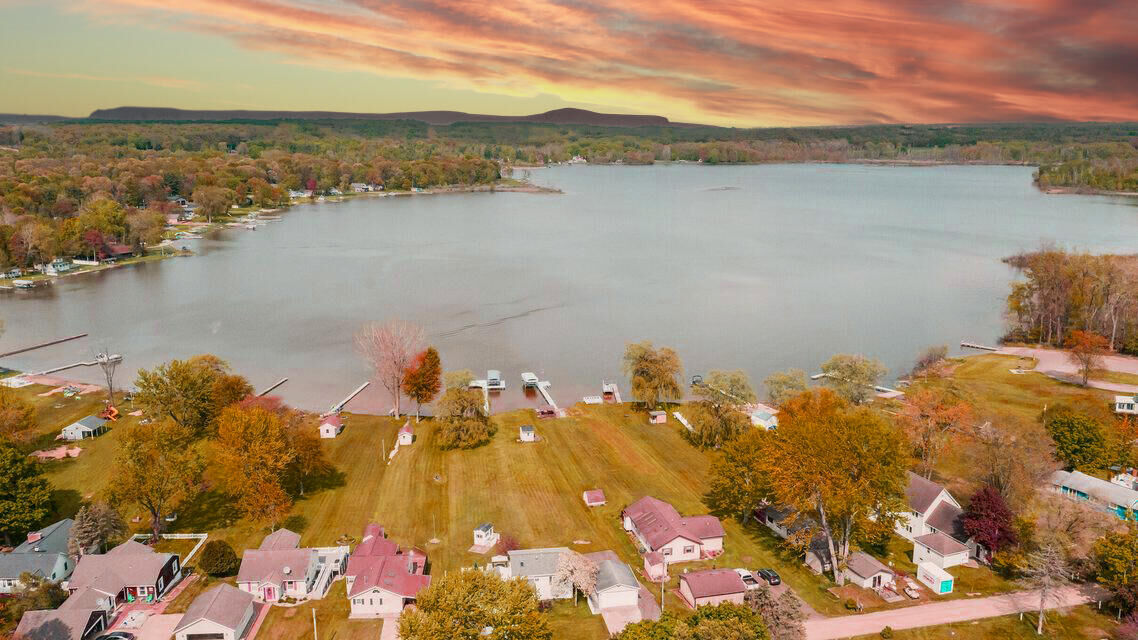 Property Photo: 3310 Dumont Lake Drive MI 49010